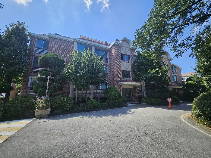 본건이 속한 건물의 전경