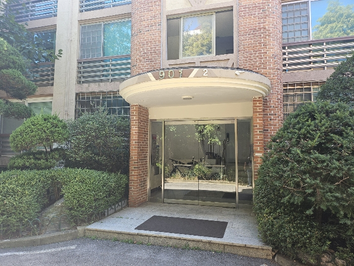 본건 주출입구 전경