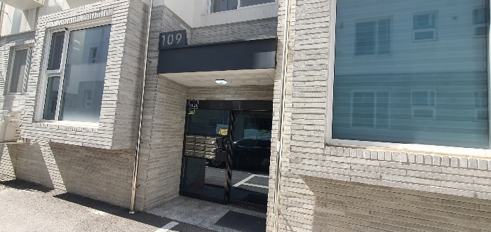 본건건물입구전경