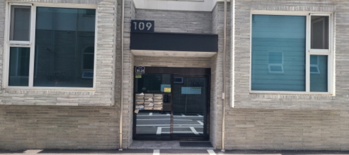 공동현관 출입구 전경