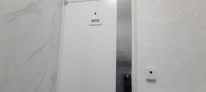 전유세대 출입문 전경