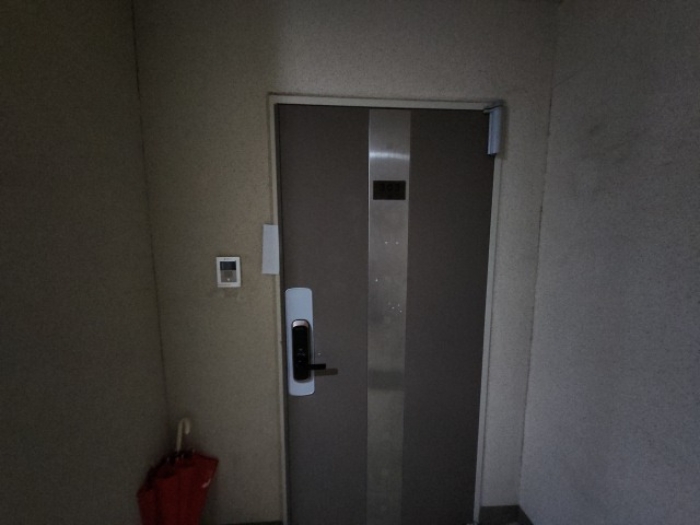 출입문 및 안내장