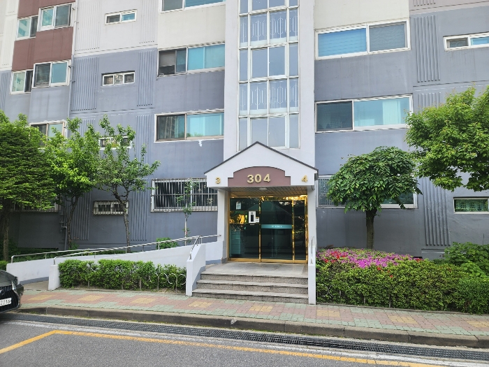 304동 3.4호라인 출입구