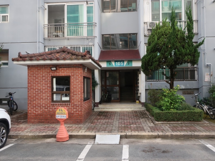 본건 1층 출입구 전경