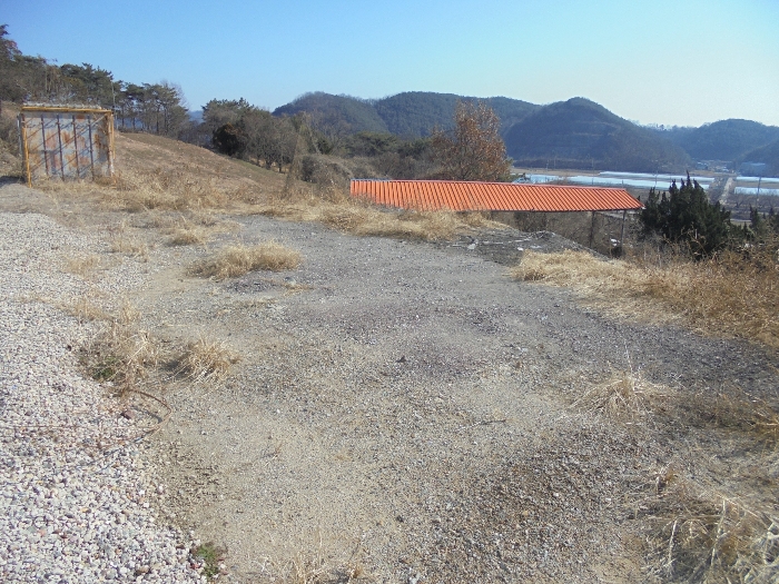 기호1 토지 및 기호6 토지와 지상의 폐기물 등 전경