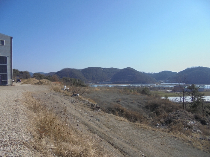 기호1 토지와 기호6 토지 및 지상의 폐기물 등 전경