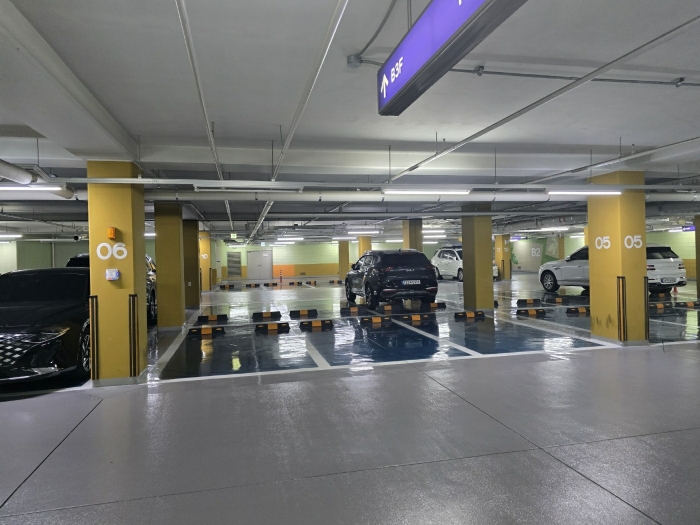본건 지하 주차장