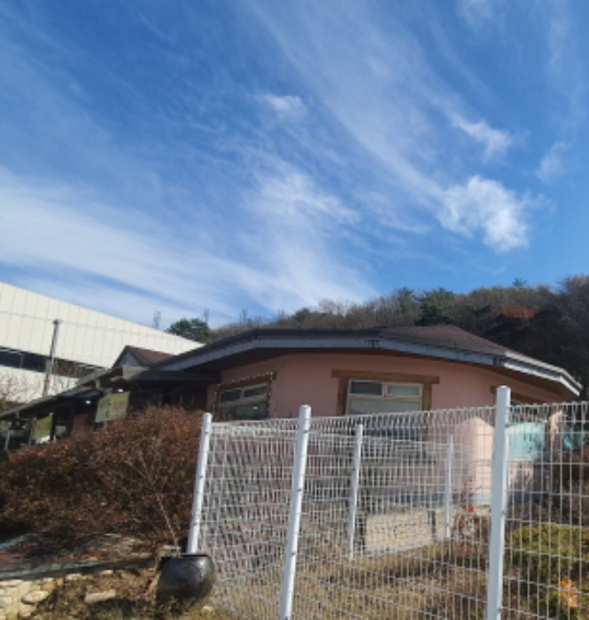 현장사진(건물 우측 측면)