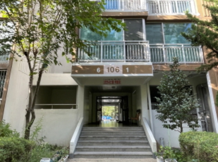 106동 공동출입구