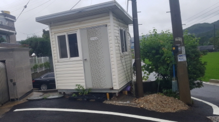 목록6. 전경(지상에 경비실 구조물 있음)