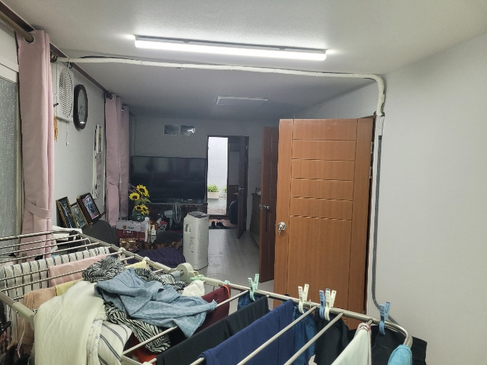 기호(2) 건물 중 근린생활시설 2층 일부 내부
(실제 주거용)