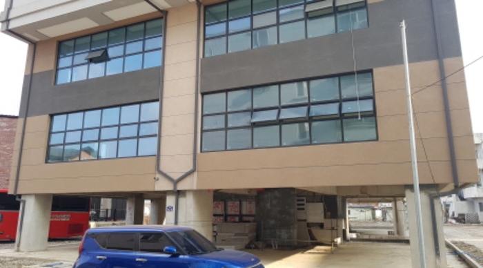 * 본건 목적물들 소재 에이동 건물 전경