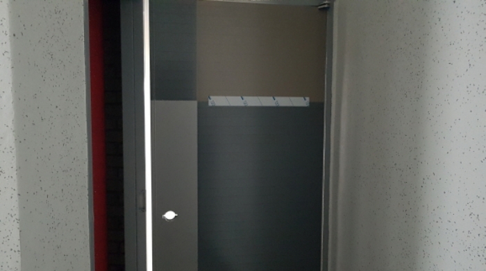 * 목록15. 출입문 전경