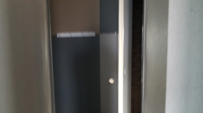 * 목록19. 출입문 전경