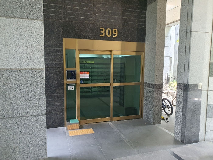 공동 출입구 전경