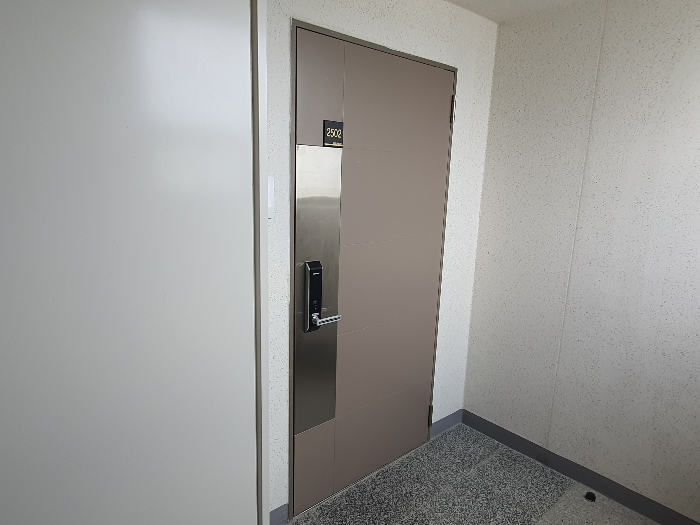 본건 현관 전경