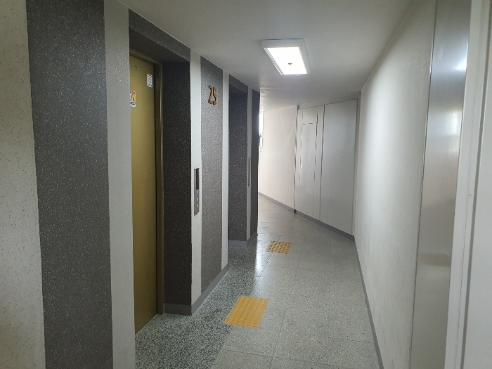 25층 복도 전경