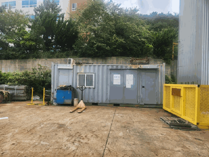 본건 소재 컨테이너