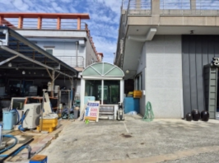 목록 3,9,10 주건물과 부속건물 사이의 제시외 및 통로