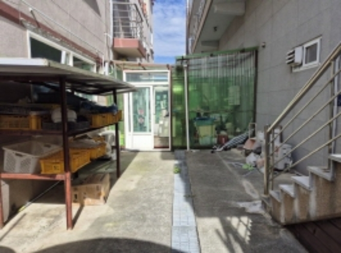 목록 3,9,10 주건물과 부속건물 사이의 제시외 및 통로