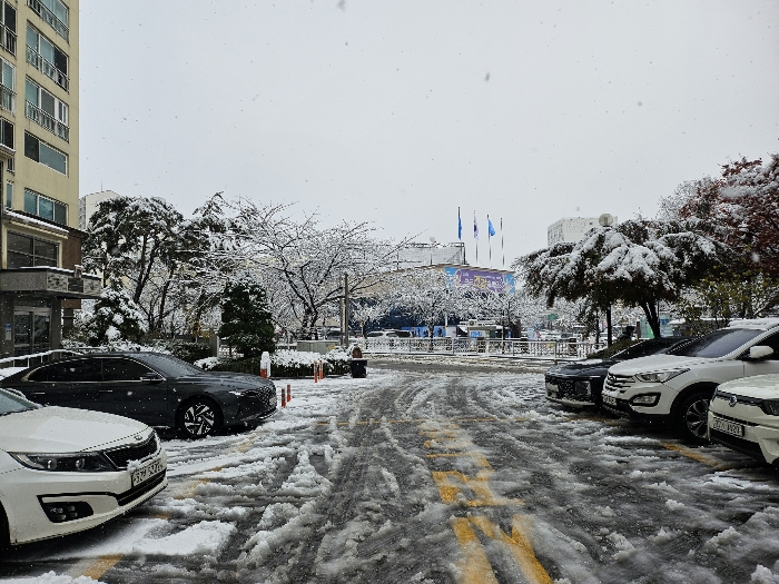 본건이 속한 아파트 단지 내 주위환경