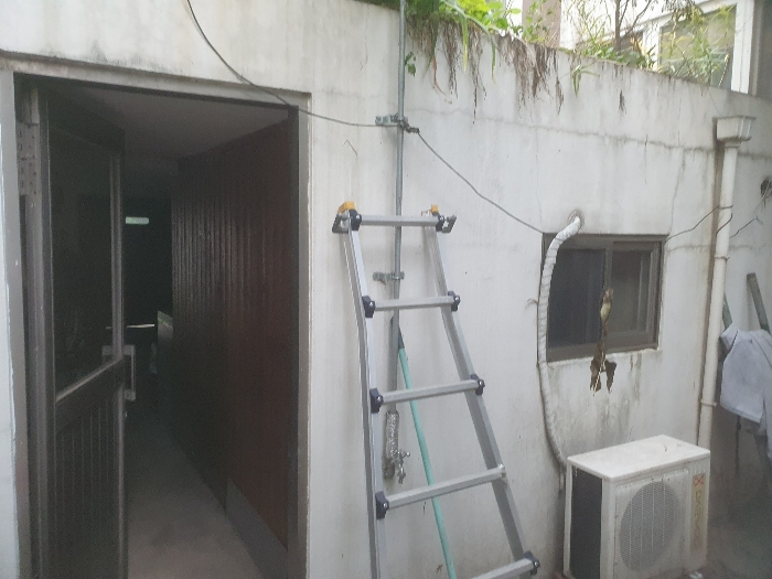 내부에서 본 주차장 부분