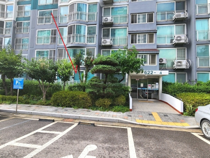 남동측에서 촬영