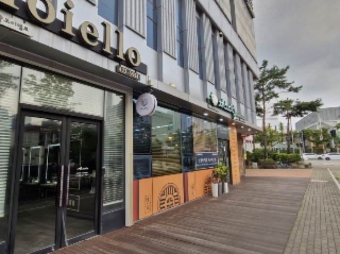 건물 전경 (1층 116호)