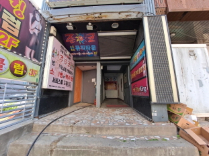 목록 2 1층 입구계단부분