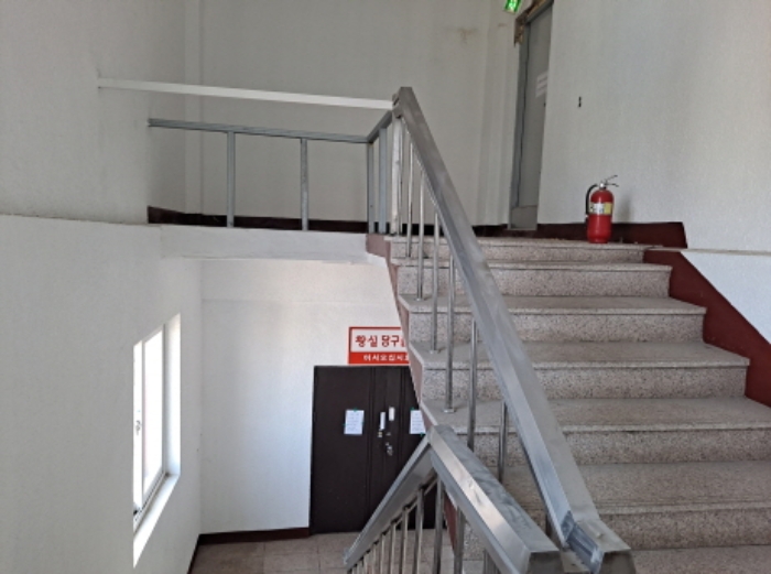 목록 2 4층 계단