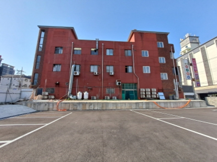 목록 1, 2 전경(옆 건물 주차장에서 본)