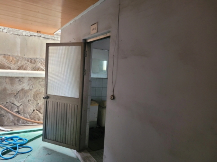 2층 사무실 및 공장 1층 증축부분(샤워실)