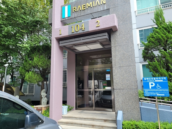 건물동 호별라인 공동출입구 전경