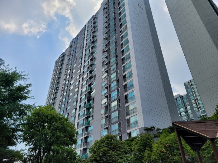 본건 소재 건물동 전경
(남동측 주변에서 촬영)