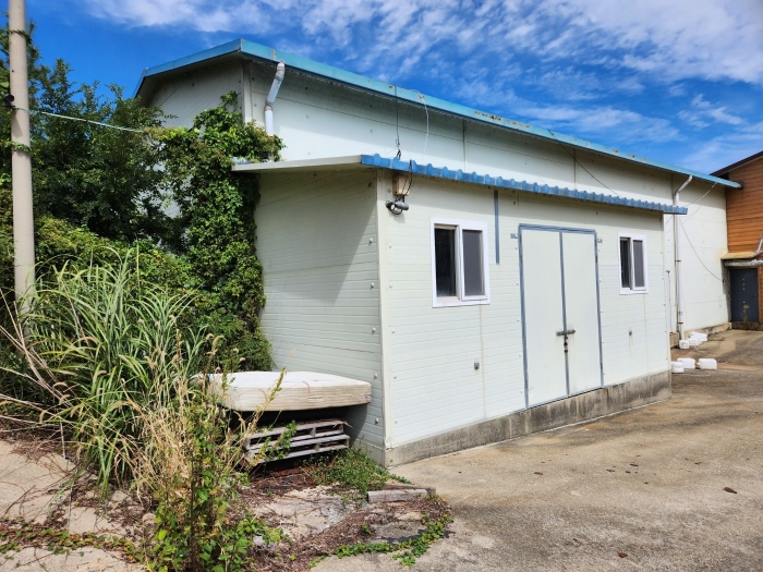 본건(3.가) 및 제시외건물(ㄱ)