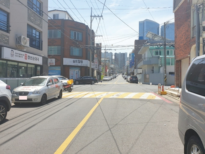 주위환경 - 남서측 접면도로