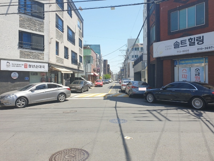 주위환경 - 남동측 접면도로