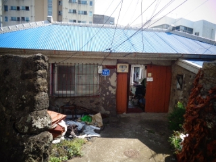 소재지1. 지상 소재지2.(만덕로4길 13-2) 제시건물 출입구