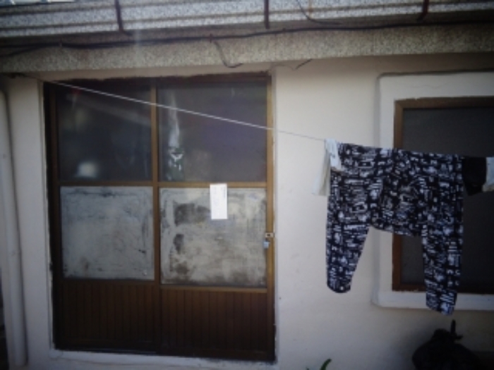 소재지1. 지상 소재지2.(만덕로4길 13-2) 출입구 우측 
제시건물 전경(안내문부착)