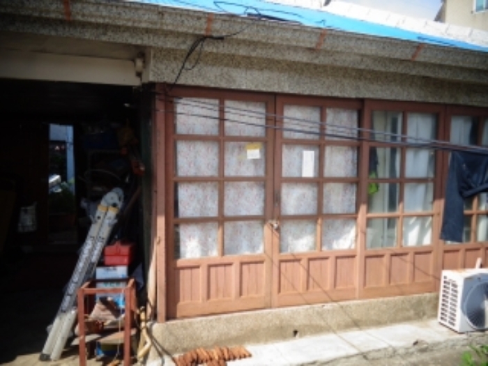 소재지1.지상 소재지2.(만덕로4길 13-2)제시건물 출입구를 겸한 위 제시건물 내부에서 본 전경(안내문부착)