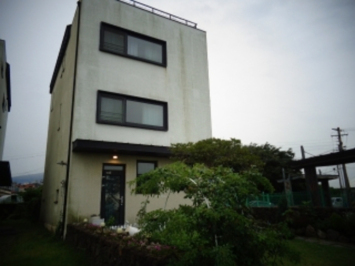 소재지1.(도두이동 268-1)지상 소재지2.(신성마을길 58-1, 제101동) 제시건물 전경