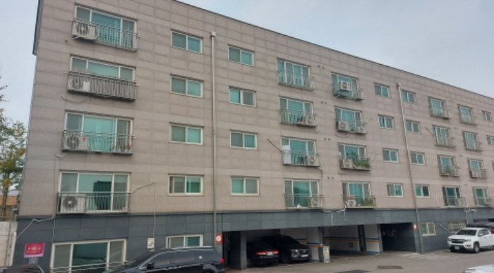 인접토지 성석동 1007-26 토지상 소재하는 건물 전경