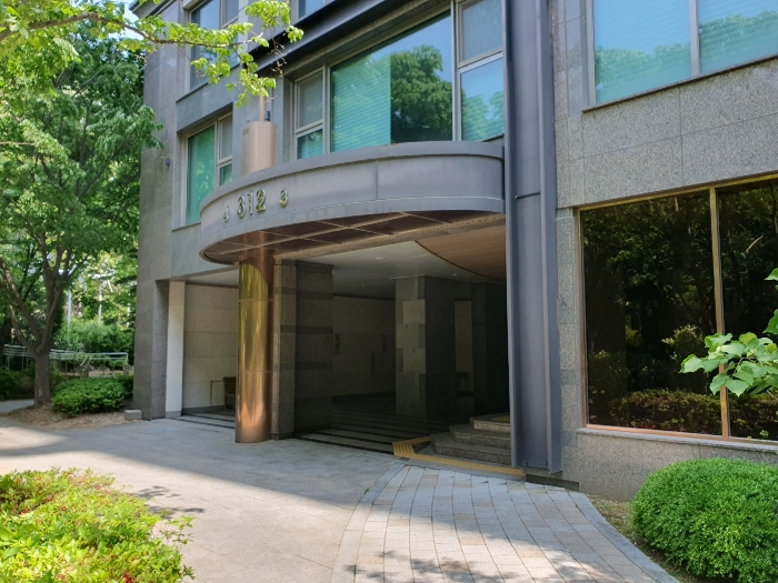 312동 1층 공용 출입구 전경