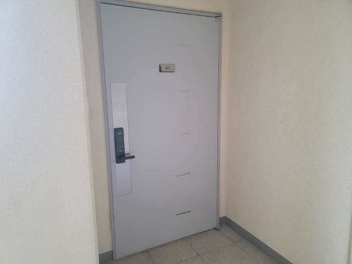 본건 현관 전경