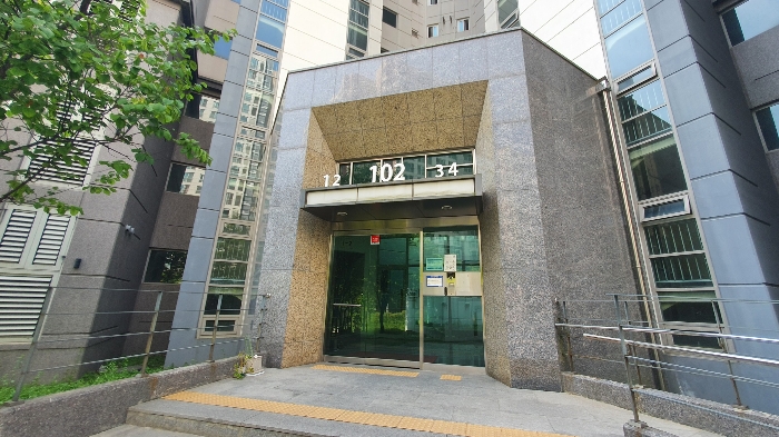 본 건  공 동 현 관  현 황