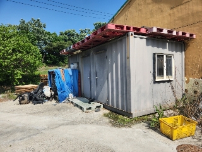 제시외 건물 컨테이너(B동 뒤) 전경