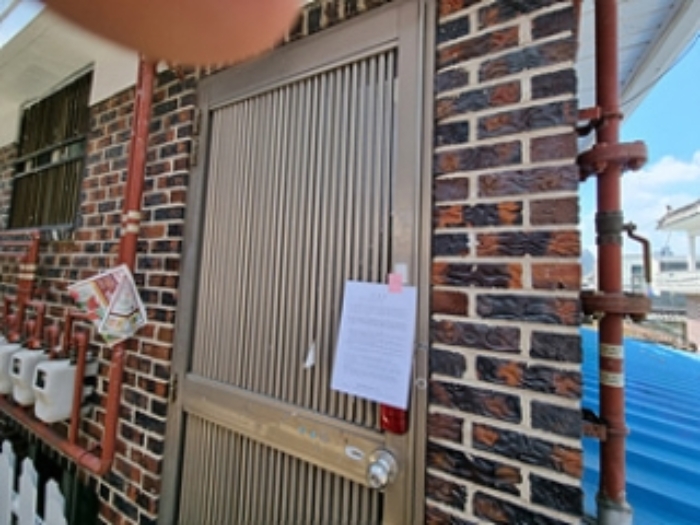 2층출입문안내문게시