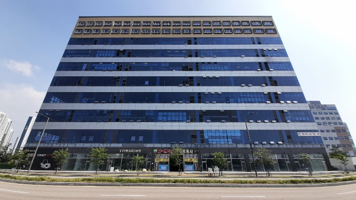 <본건 건물, 북서측 촬영>‘><br /><img src=