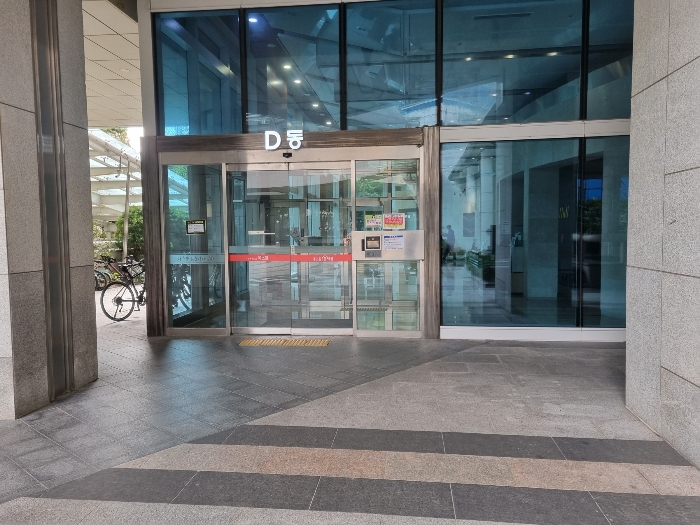 D동 공동출입구