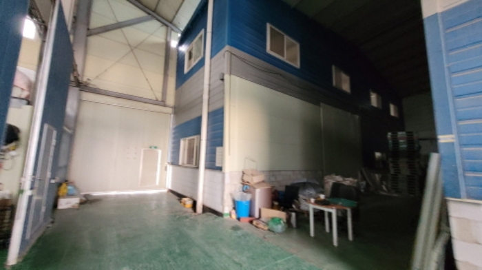 디동 공장에 내부의 디동과 씨동, 비동이 구획되어 있음